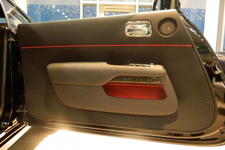  Rolls-Royce Wraith Carbon Fiber 2015 года  (фото 15 из 20)